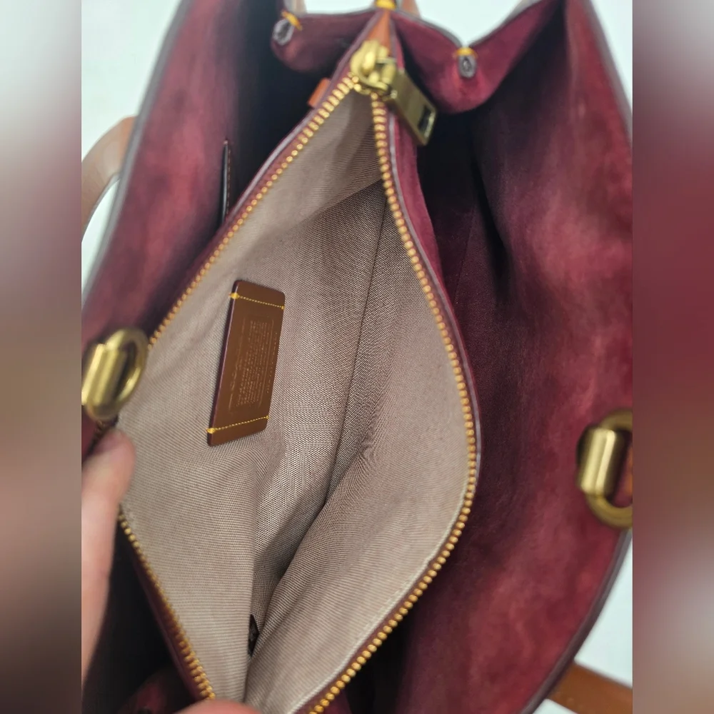 Coach 1941 Glovetanned Leather Cooper Carryall - Picture 10 of 16